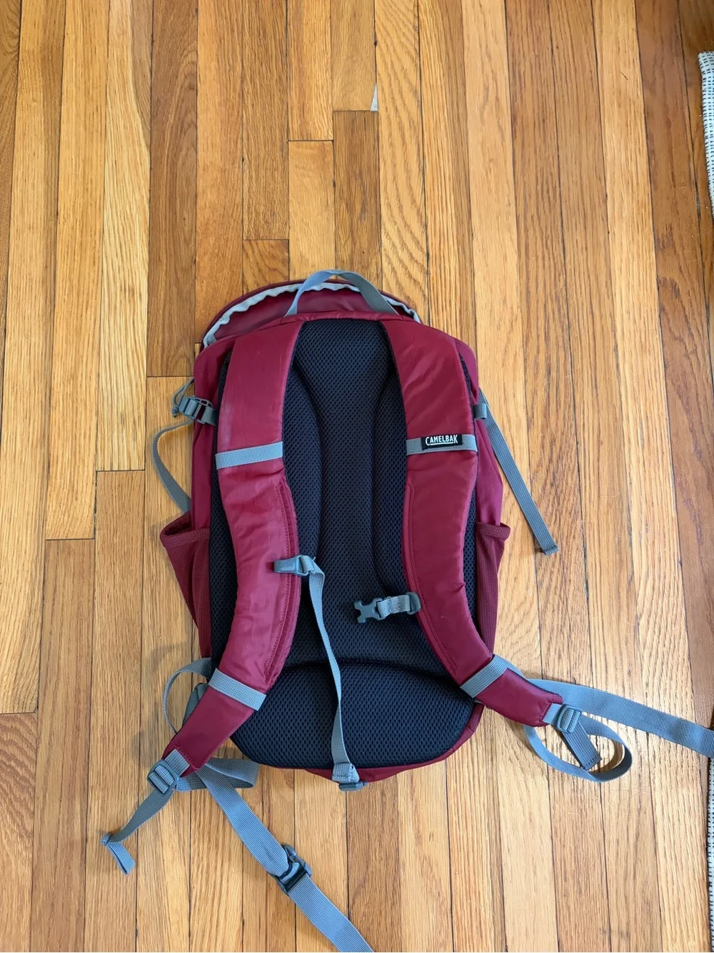 CamelBak Cloud Walker 18 Maroon Daypack Backpack CLEAN *Reservoir not included